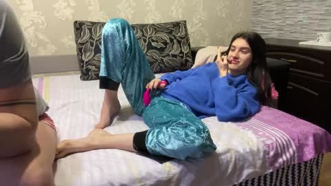  krisvanessa  online show from December 2024 12:00:01 PM