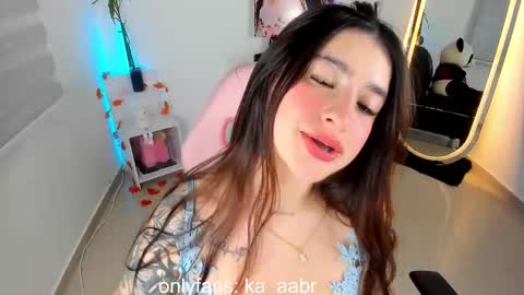 Kylie online show from February 2025 03:42:01 AM