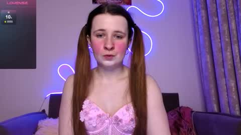 _kylle_ online show from November 2025 07:35:01 PM