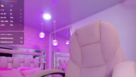 Laura online show from December 2024 01:33:02 PM