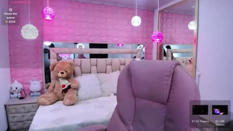 Laura online show from January 2026 01:06:02 PM