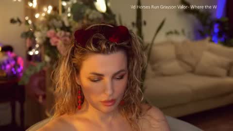Snapshot of _lady__m_ chatting on April 2026 07:53:02 PM _lady__m_ online show from April 2026 07:53:02 PM