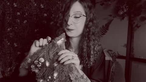 Lady Luna online show from December 2024 02:04:01 AM