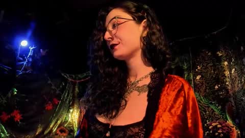 Lady Luna online show from December 2025 12:15:02 AM