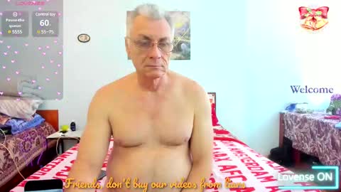 Snapshot of _lady_red_ chatting on March 2025 08:59:01 AM Lory online show from March 2025 08:59:01 AM