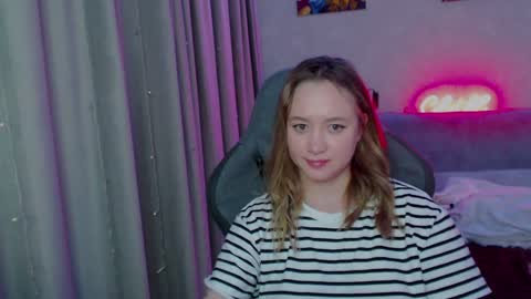 _lalune_ online show from January 2025 04:04:01 AM