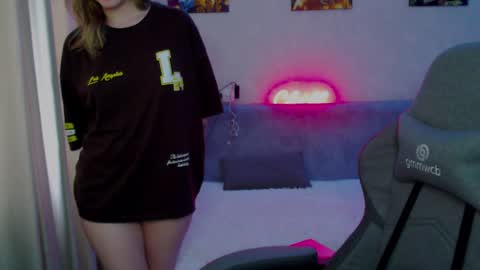 _lalune_ online show from January 2025 09:57:02 AM