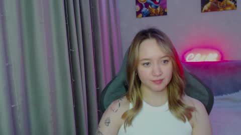 _lalune_ online show from January 2025 05:23:01 PM