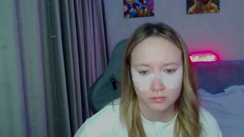 _lalune_ online show from January 2025 09:05:01 PM