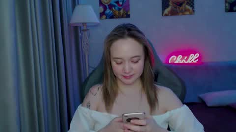 _lalune_ online show from February 2025 11:42:01 PM