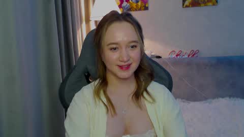 _lalune_ online show from February 2025 10:09:02 PM