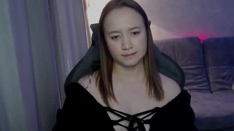 _lalune_ online show from October 2025 10:23:02 AM