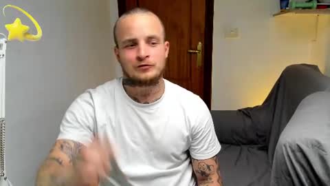 Snapshot of _layne chatting on July 2026 05:40:01 PM Layne online show from July 2026 05:40:01 PM