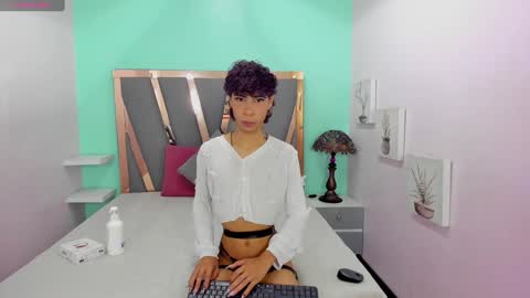  L E M M O N  online show from February 2025 08:02:02 PM