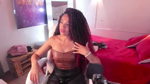 Snapshot of _lili_rose chatting on January 2025 07:43:01 PM Lili online show from January 2025 07:43:01 PM