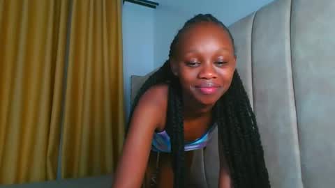 Littlevenus online show from October 2025 02:20:01 AM