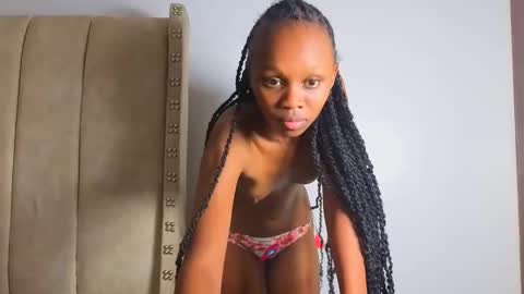 Littlevenus online show from October 2025 01:44:01 PM