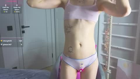 Snapshot of _lollyypop_ chatting on November 2025 05:28:02 AM Emma online show from November 2025 05:28:02 AM