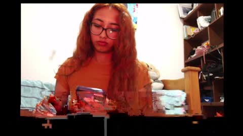 _loreana_ online show from April 2026 11:24:01 PM