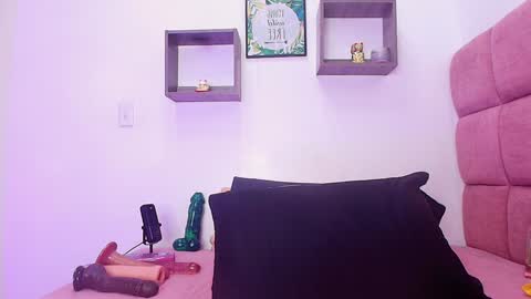 Lorrayne online show from January 2025 11:44:02 AM