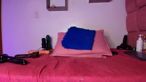 Lorrayne online show from February 2025 06:02:02 PM