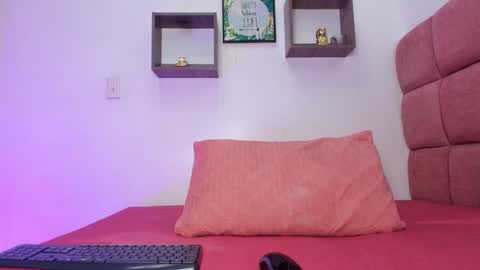 Lorrayne online show from February 2025 11:55:01 AM