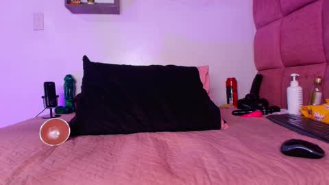 Lorrayne online show from February 2025 03:05:02 PM