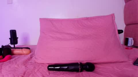 Lorrayne online show from February 2025 05:59:01 PM