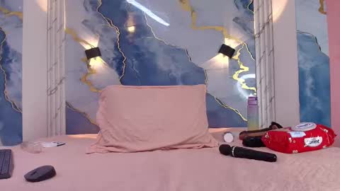 Lorrayne online show from September 2025 12:16:01 PM