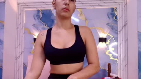 Lorrayne online show from October 2025 12:03:01 PM