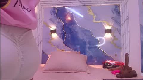 Lorrayne online show from October 2025 12:08:02 PM