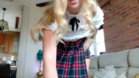 _mari_ online show from May 2026 08:09:02 AM