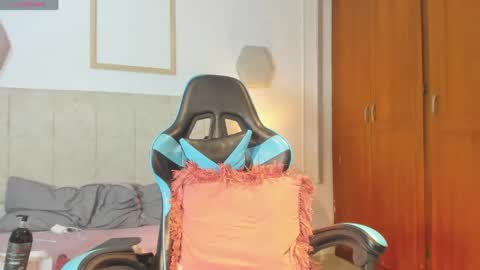 Snapshot of _maria_foxx_ chatting on April 2026 06:14:02 PM Maria online show from April 2026 06:14:02 PM