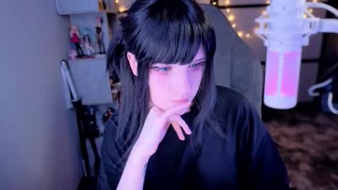 Mariko online show from November 2025 03:11:02 PM