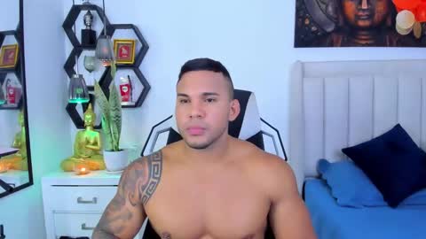 _matthew_santos_ online show from October 2025 07:57:02 PM