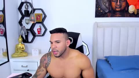 Snapshot of _matthew_santos_ chatting on December 2025 07:33:02 PM _matthew_santos_ online show from December 2025 07:33:02 PM