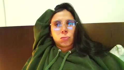 Juli online show from February 2026 02:49:02 AM