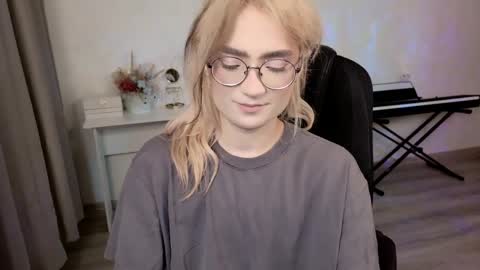 Snapshot of _meow_neko_ chatting on May 2026 01:10:01 AM _meow_neko_ online show from May 2026 01:10:01 AM