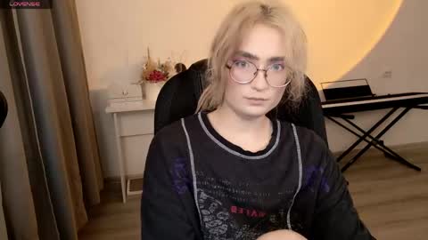 Snapshot of _meow_neko_ chatting on May 2026 05:58:01 AM _meow_neko_ online show from May 2026 05:58:01 AM