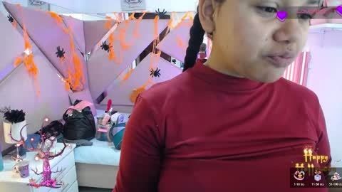  Mia  online show from October 2025 12:38:02 PM