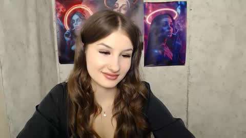 Mia online show from September 2025 01:55:02 PM