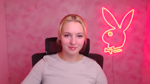 Melanie online show from October 2025 12:03:02 PM