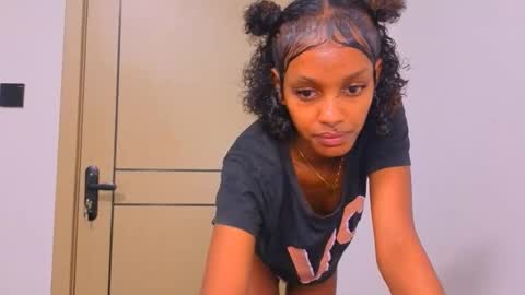 Mimi online show from April 2026 02:31:01 AM