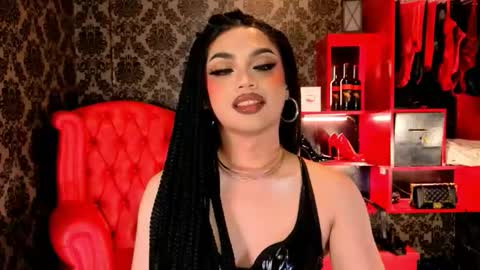 Raven Strauss online show from November 2025 06:29:02 PM