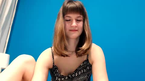 Snapshot of _minnie_boo_ chatting on March 2026 06:13:01 PM Boo online show from March 2026 06:13:01 PM