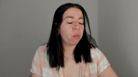 _miss_coco_ online show from November 2025 12:06:02 PM