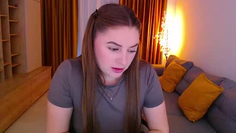 Mia online show from April 2026 07:30:02 AM