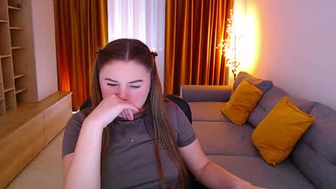 Mia online show from April 2026 12:29:02 PM