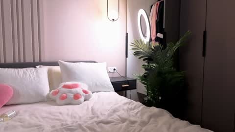 alienmito online show from February 2026 06:22:01 AM