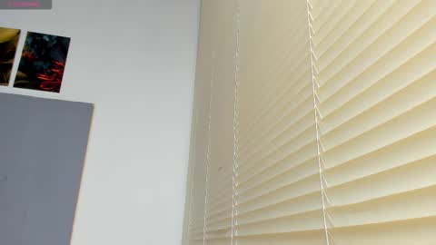 _molly_rosse_ online show from October 2025 12:20:01 PM